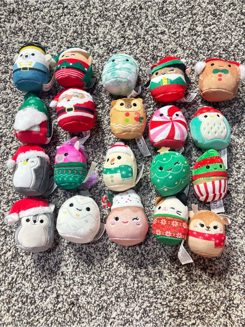 Squishmallows Squishville Mini Plush Holiday Set 20pc